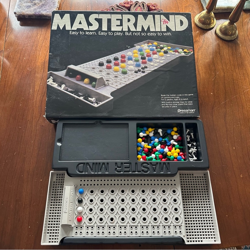 Vintage 1981 Mastermind Game Logic Code Breaking Strategy Board Pressman